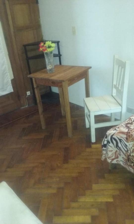 Habitac Indiv Casa De Familia, Flores Buenos Aires Exteriér fotografie