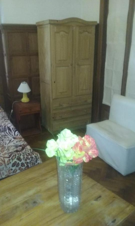 Habitac Indiv Casa De Familia, Flores Buenos Aires Exteriér fotografie