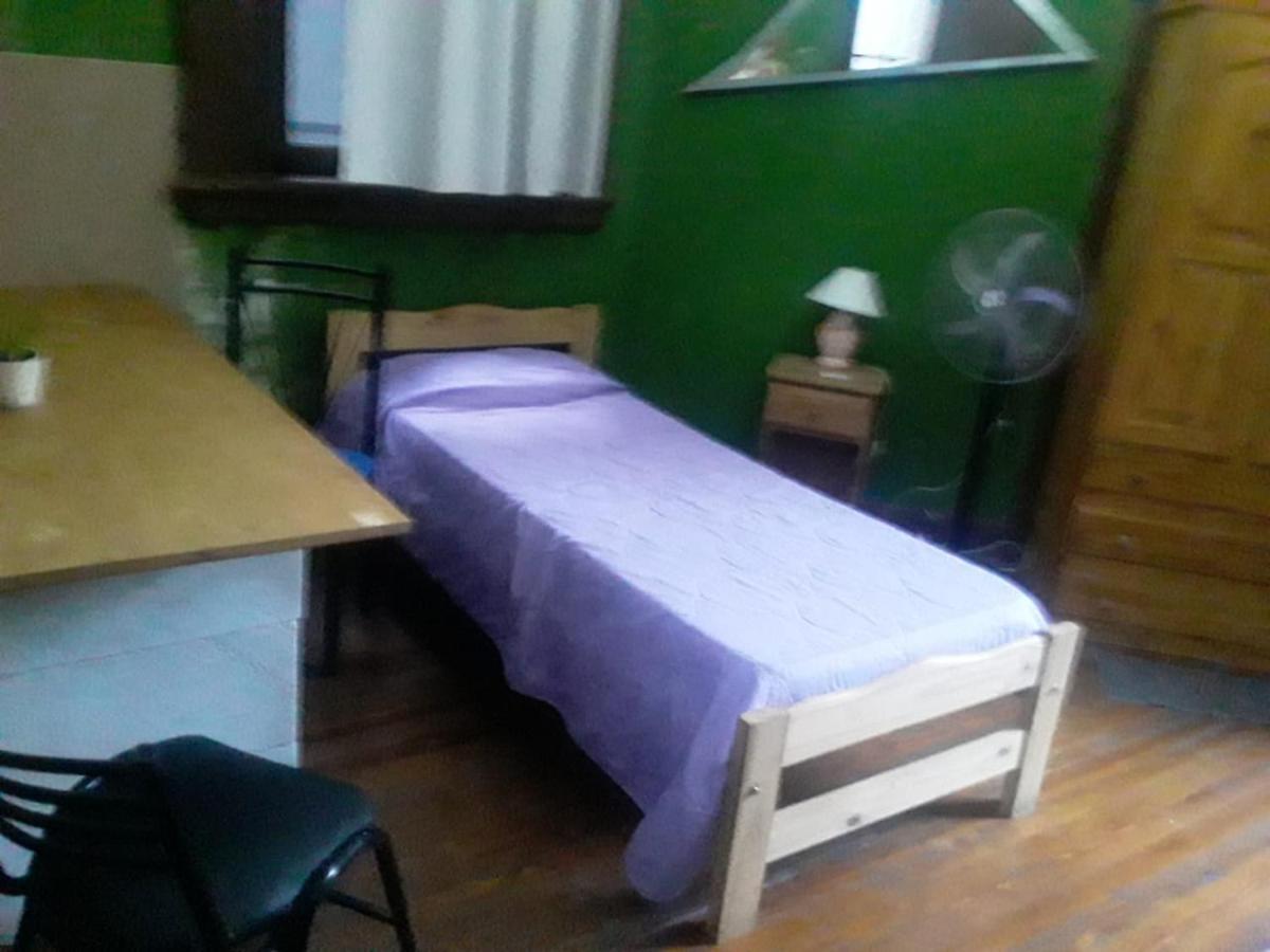 Habitac Indiv Casa De Familia, Flores Buenos Aires Exteriér fotografie