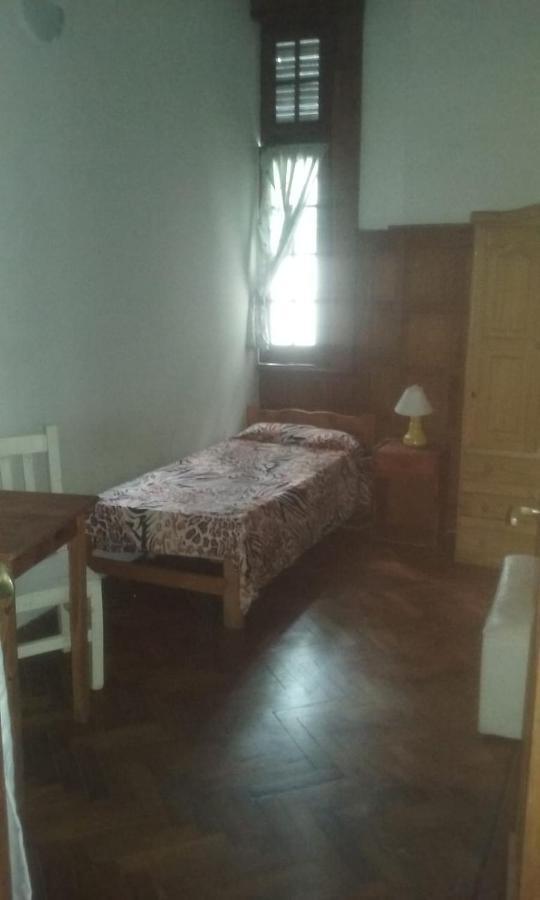 Habitac Indiv Casa De Familia, Flores Buenos Aires Exteriér fotografie
