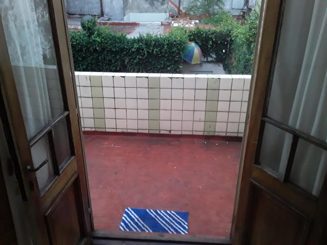 Habitac Indiv Casa De Familia, Flores Buenos Aires Exteriér fotografie
