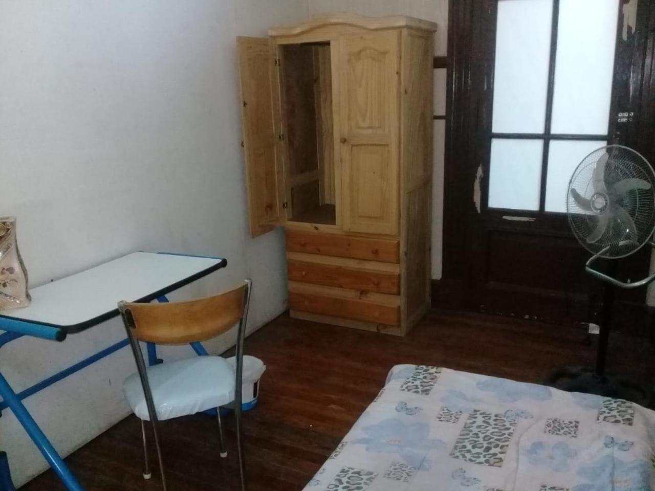 Habitac Indiv Casa De Familia, Flores Buenos Aires Exteriér fotografie
