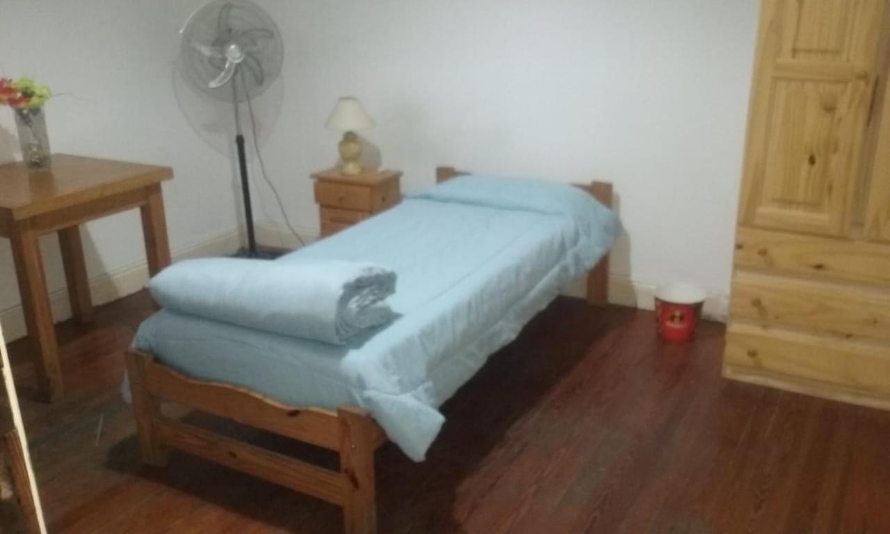 Habitac Indiv Casa De Familia, Flores Buenos Aires Exteriér fotografie